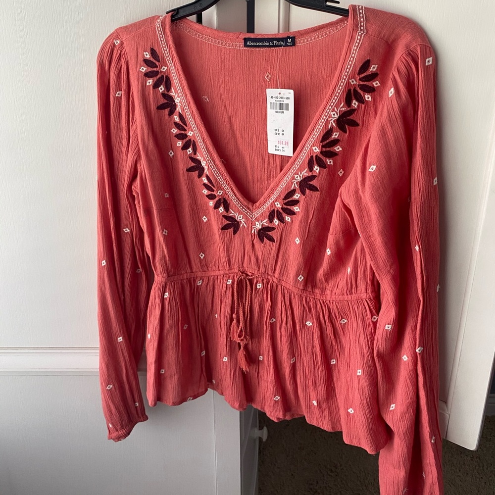 A&F pink top